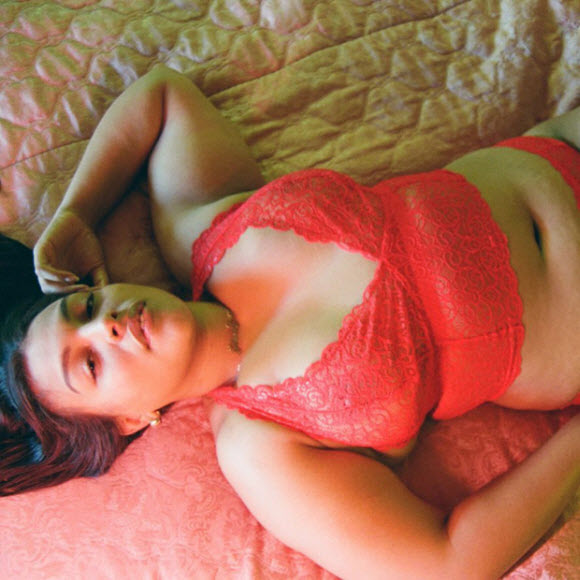  Lonely Label's 2016 lingerie spring campaign adds body diversity to underwear industry