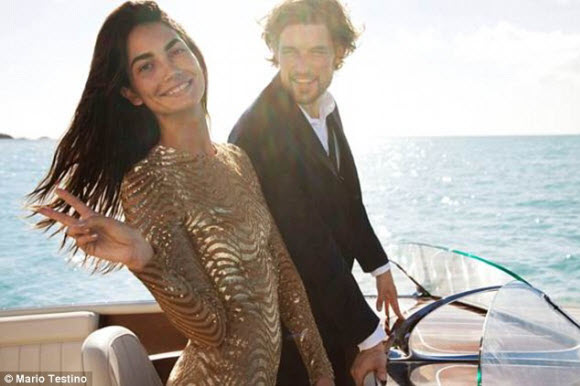 Lily Aldridge Victoria's Secret Angel in Stunning Look With Gold Dress In Carbian