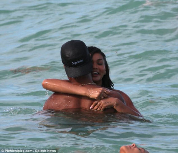 Chanel Iman Display Her Sexy Body In Bikini With Her Boyfriend In Miami Beach