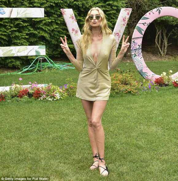 Super Model Elsa Hosk Goes Braless In Gold Dress