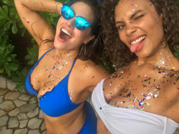 Ashley Graham Flaunts Her Sexy Bikini Body While Enjoying Her Time In Jamaica