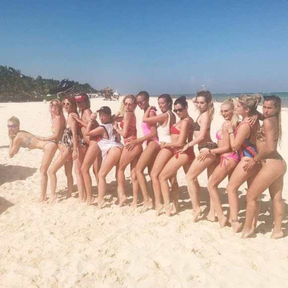 Cara Delevingne Turned To 25 In Special Wild Celebration With Her Pals In Mexico