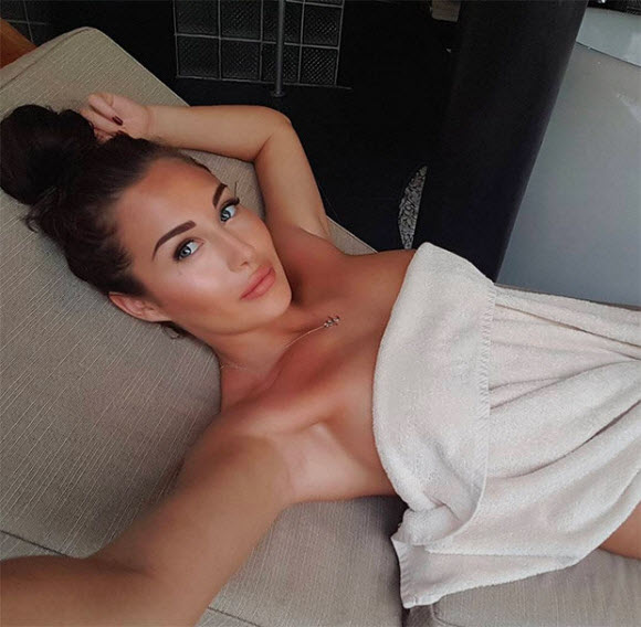 Chloe Goodman Showcased Sideboob And Yanked Her Bikini Bottoms Up Dangerously High