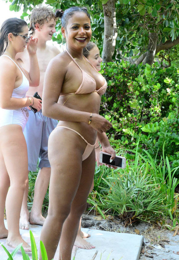 Christina Milian Show Off Her Amazing Figure In Sexy Tiny Bikini 