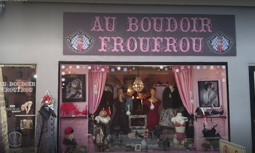 Au Boudoir Froufrou Lingerie Boutique outside View