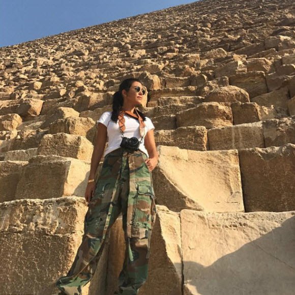 Kourtney Kardashian Show Off Her Sexy Body In Black Skimpy Bikini At Egyptian Deseret