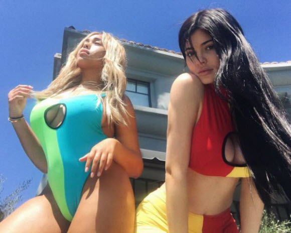 Kylie Jenner Flaunts In Gorgeous Bodysuit As She Goes Blonde For New Photos