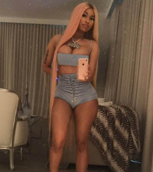 Cheeky Nicki Minaj Flaunts Her Bust And Sexy Curves On Instagram 