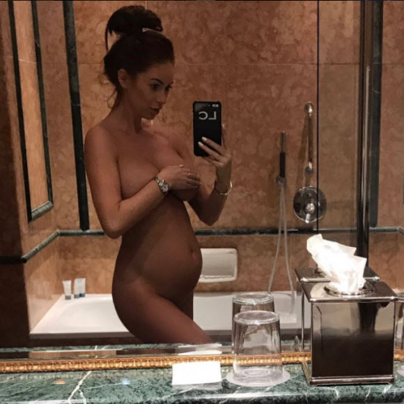 Laura Carter Poses Nude As She Reveals She’s Expecting A Baby Boy