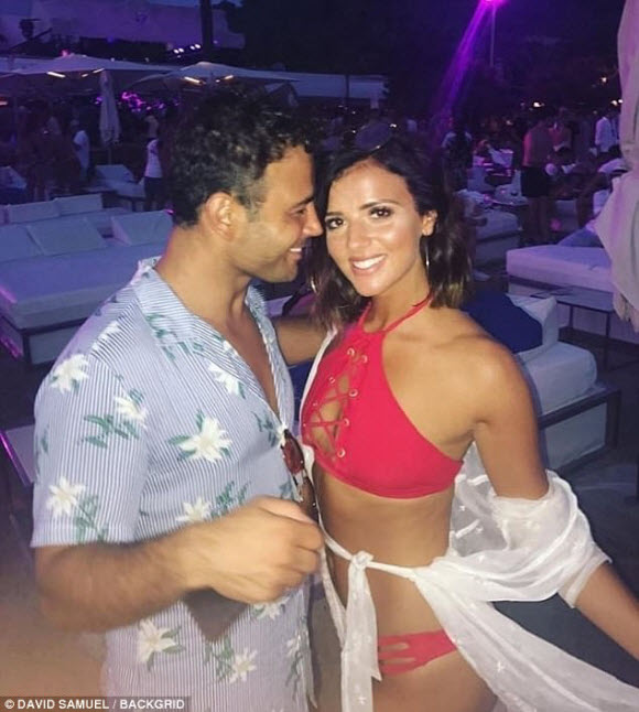 Lucy Mecklenburgh Show Off Her Ample Assets In Skimpy Black Bikini In Marbella Beach