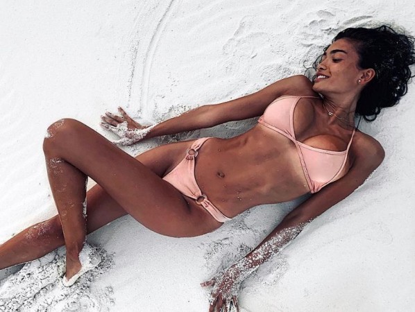 Kelly Gale Welcomes The Winter With Sizzling New Bikini snaps
