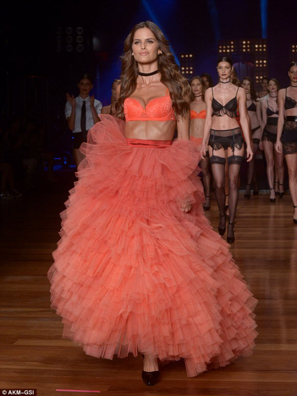 Izabel Goulart shows off her model physique in skimpy lingerie in Sao Paulo