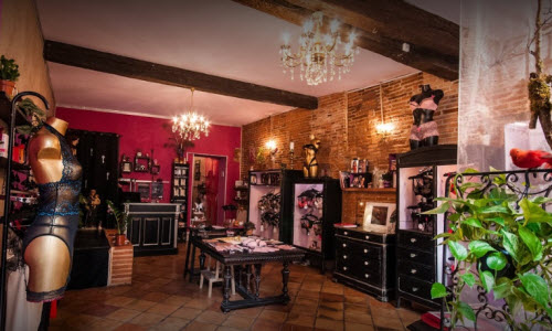 La Clef des Charmes Lingerie Boutique Inside View