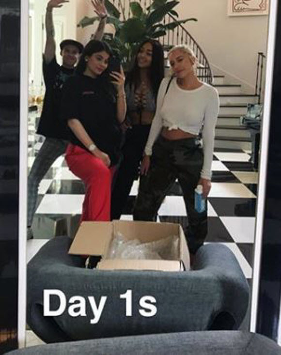 Did Kylie Jenner Hint That She Was Pregnant Way Back In August? Did Kylie Jenner Hint That She Was Pregnant Way Back In August?